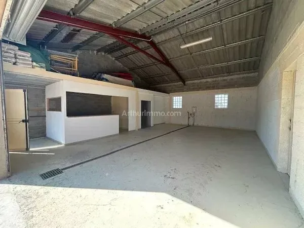 Hangar commercial