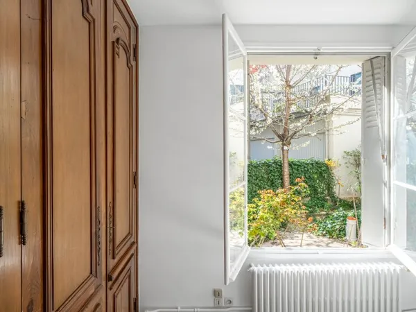 Vends appartement traversant