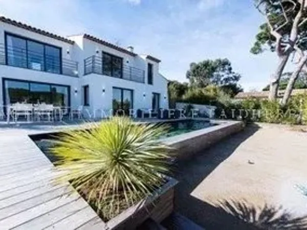 Maison Location Saint-Tropez   60000€