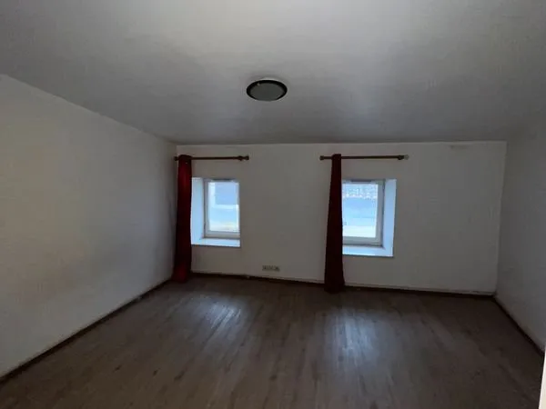 Studio à louer en centre ville de MELLE
