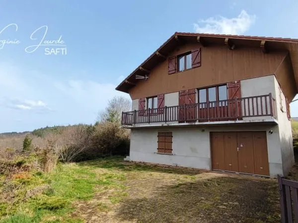 Maison familiale avec vue exceptionnelle sur la Chaîne des Puys - 5 chambres - Terrain 1853 m² - Gra