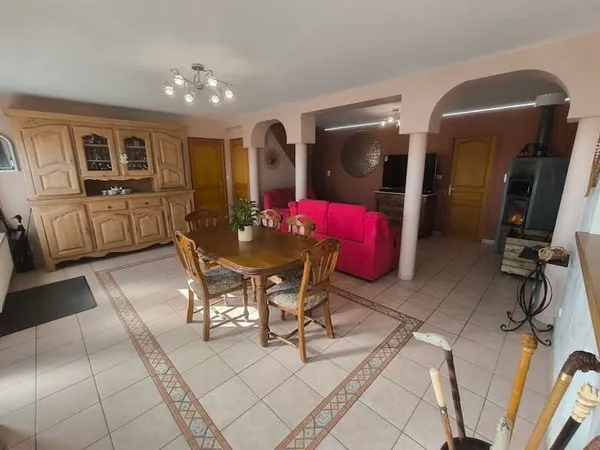 Maison 7 pièces 200 m²