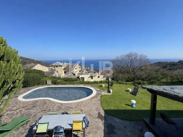 Maison 5 pièces 143 m²