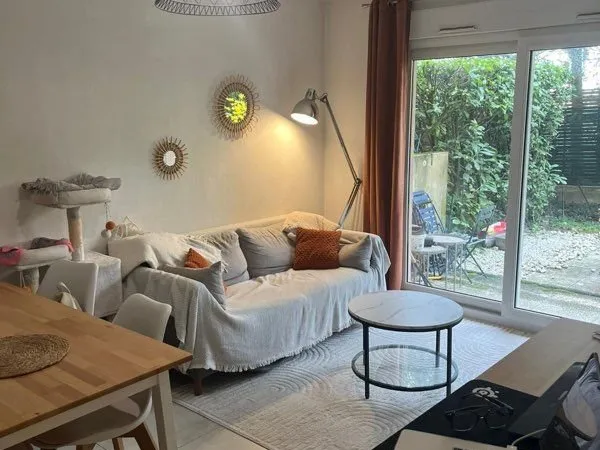 Loue T2 meublé centre ville 48m2 jardin 50m2