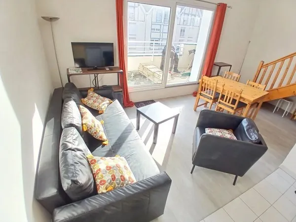 Duplex 3 chambres terrasse et balcon, Stationnement