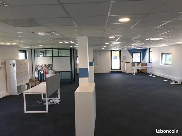 550 m2 de plateaux et bureaux divisibles Saint Herblain