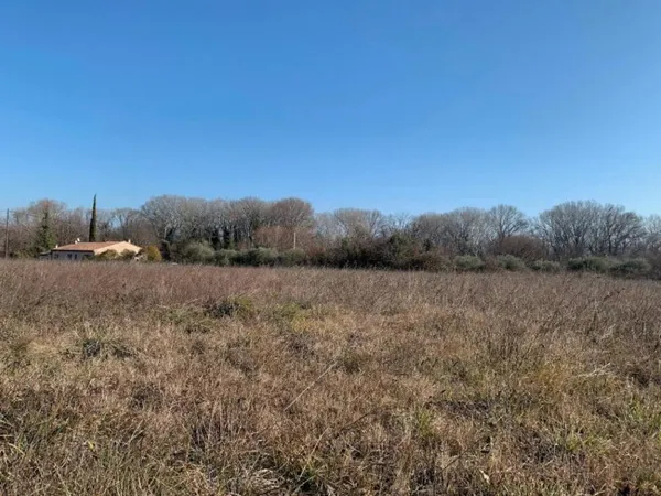 Terrain constructible de 509 m² - Rochemaure