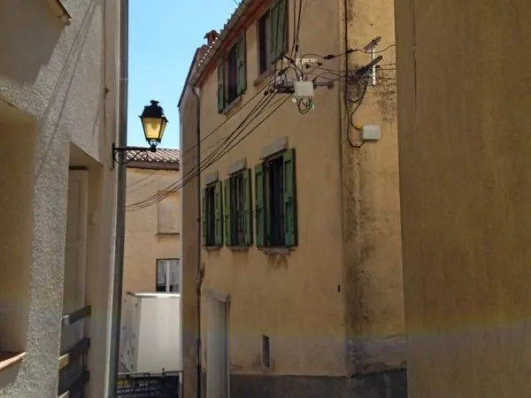 Charmante maison de famille sur trois niveaux - au coeur du village de Sournia
