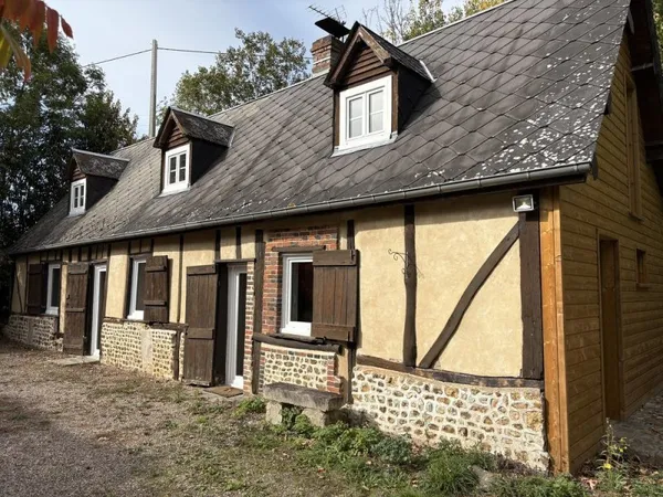 Maison - 4 pièces - 85 m2 - Grand jardin - Dépendances