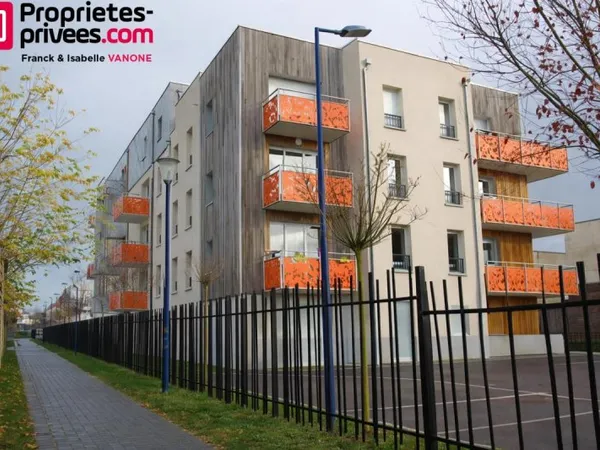 Appartement T2 - 38m² - grand balcon - place de parking - dernier étage