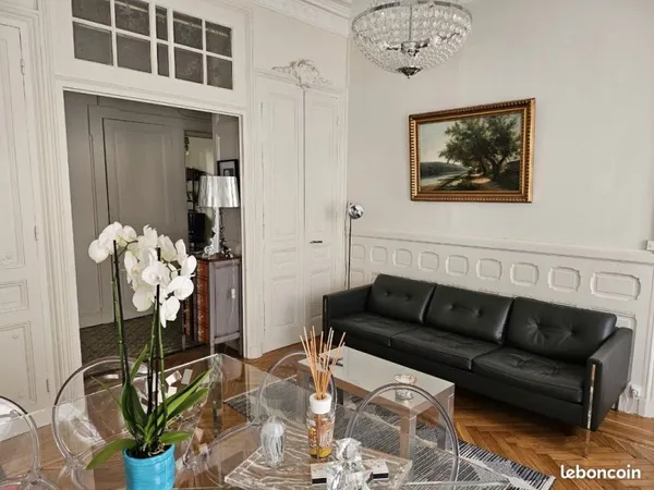 Vente appartement ancien rénové T3 81,45 m2 - Lyon 4, Rue du Mail - 425000