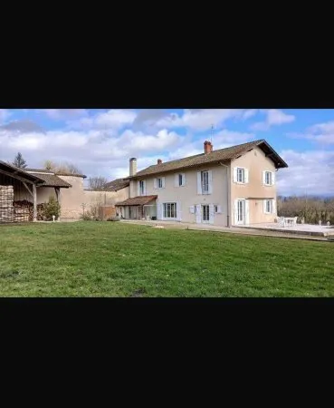 Maison 8 pièces 230 m²