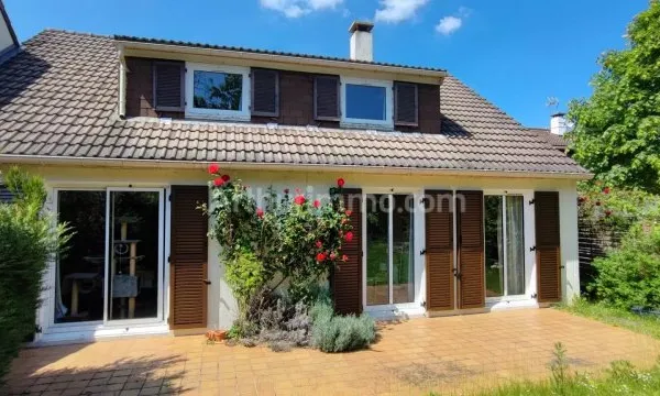 Maison familiale de 146 m² - 6 chambres - avec jardin et garage