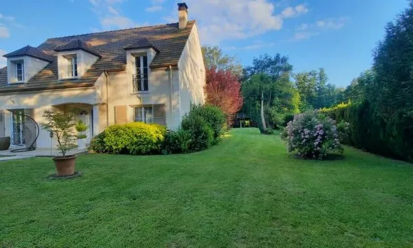 Maison 8 pièces 200 m²