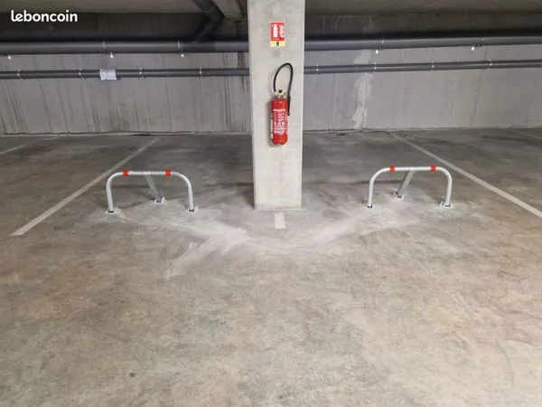 Emplacements de stationnement en sous sol securise