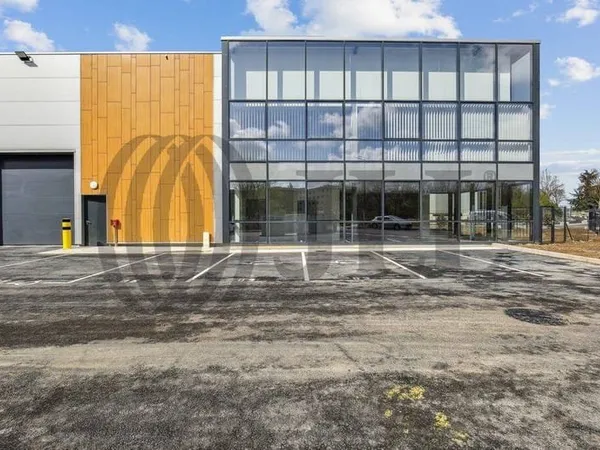 Local d'activité 343 m²