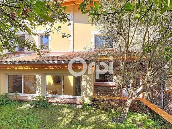 Maison 7 pièces 286 m²