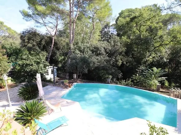 Villa 7 pièces 195 m²