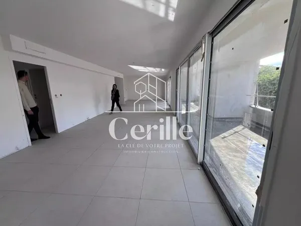 APPARTEMENT T5 CONFORT UNIQUE AU CALME AU PRADO