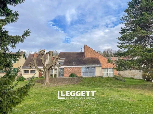 Maison 8 pièces 268 m²