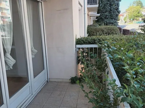 Appartement dans copropriété sécurisée, deux chambres