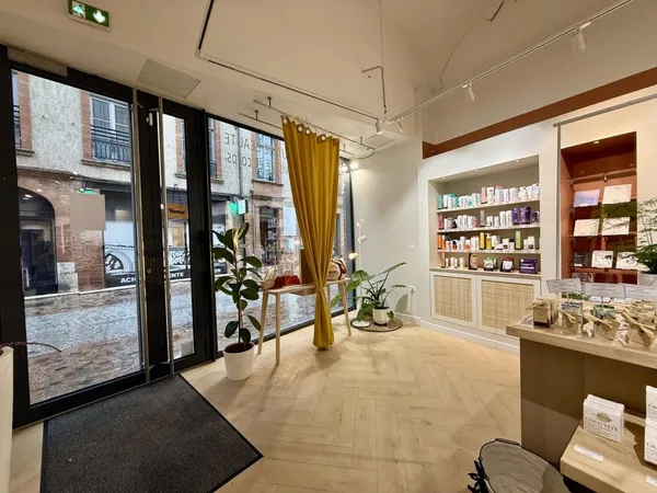 À LOUER - Superbe Boutique en Hyper-Centre de Montauban