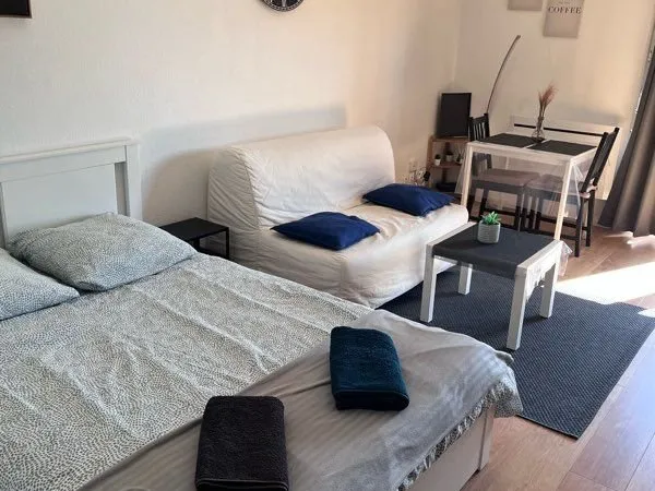 Studio meublé juillet-août 2026