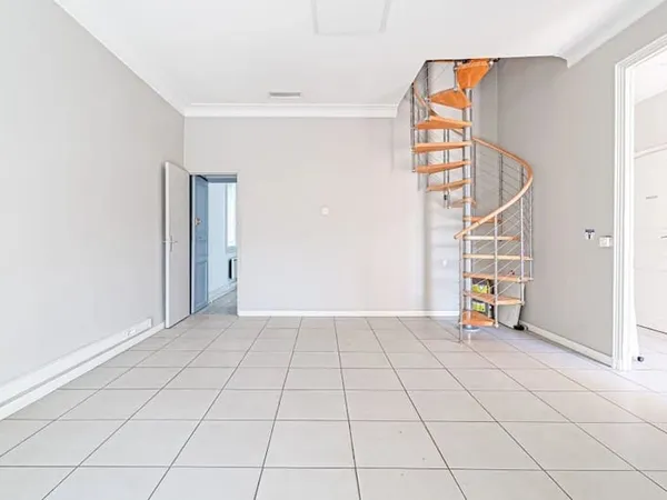 Local 5 pièces 149 m²