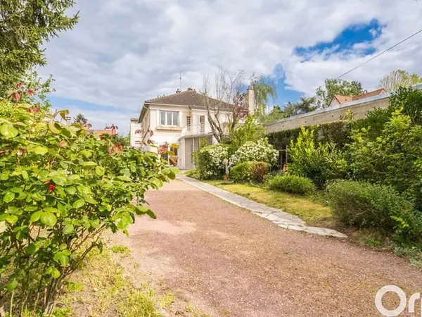 Maison 6 pièces 229 m²