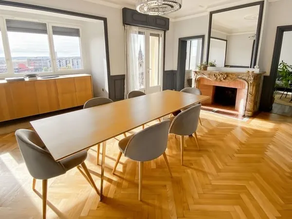 Maison 7 pièces 300 m²