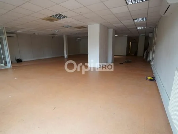 Local commercial 270 m²