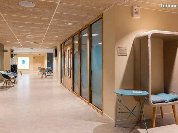 Bureau 76 m²