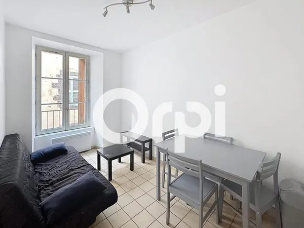 Bel appartement de type 2 entièrement rénové et meublé