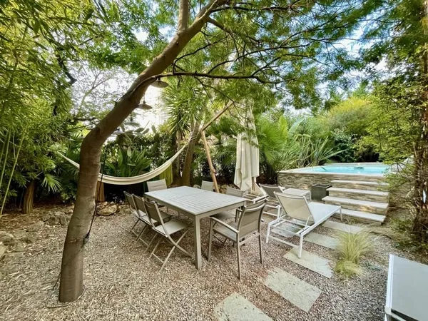 Cannes Petit Juas : 4 pièces en rez-de- jardin + piscine