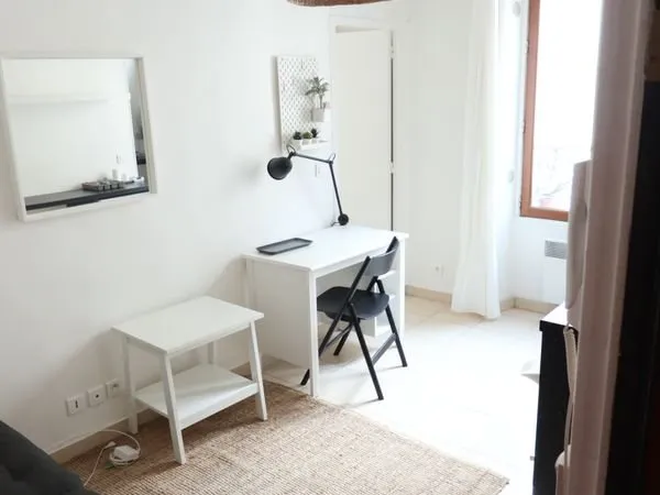 Paris 10 - Appartement lumineux avec chambre séparée - Sambre-et-Meuse