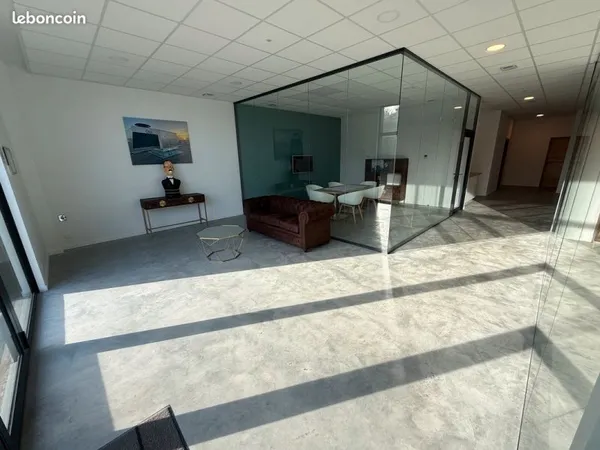 Bureaux modernes à louer - 160 m² - Prestations haut de gamme (construction récente 2023)