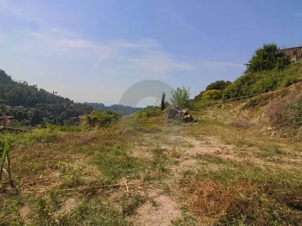TERRAIN PLAT CASTELLAR - BELLE CONSTRUCTIBILITÉ