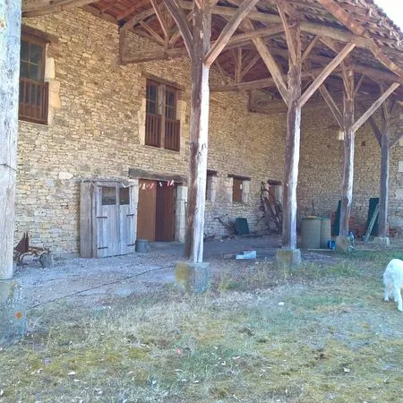 Maison en pierre du pays