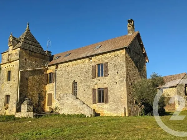 Maison 10 pièces 323 m²
