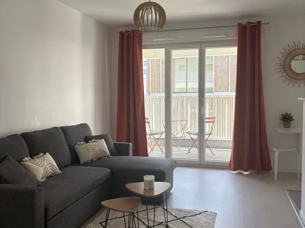 Studio lumineux meublé 30,33 m² + balcon — Résidence neuve — Cergy Préfecture — 810 CC