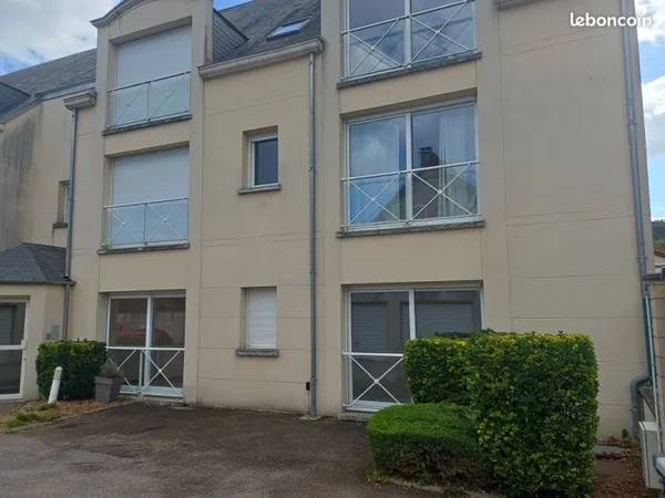 Évreux - Grand F2 de 58 m² avec garage, pièce de vie 35 m² - Proche centre-ville