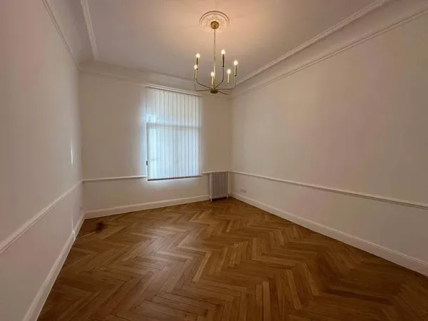 Bureaux 2 pièces 104 m²
