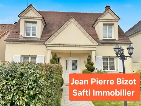 Superbe maison avec piscine sur 442 m² de terrain