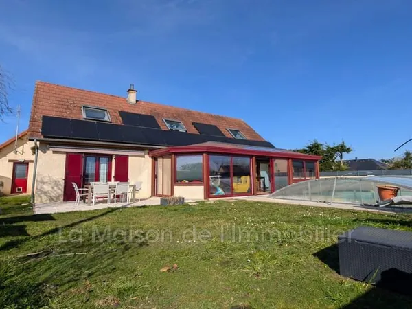 Maison 8 pièces 210 m²