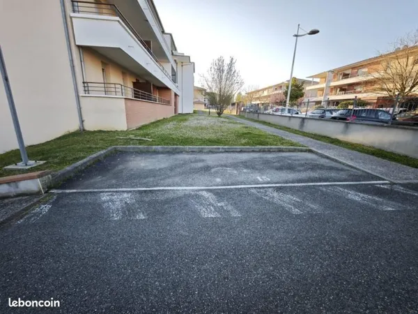Parking 16 m² Leguevin