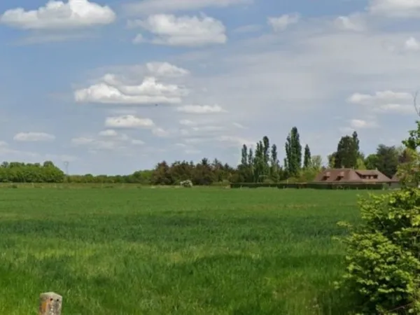 Terrain 600 m²