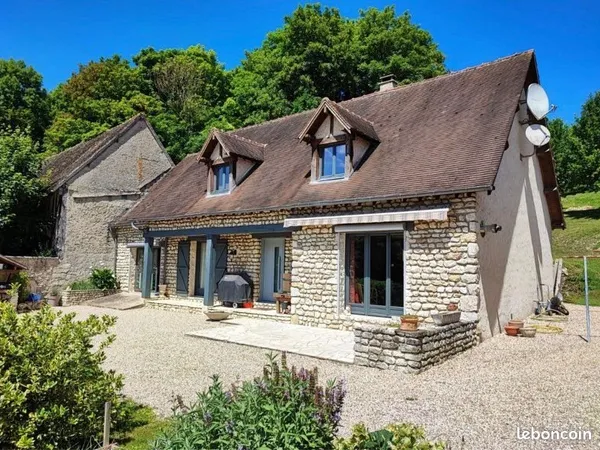 Maison familiale 185 m² - 5 chambres - Piscine - Terrain 4000 m² - Gilles (28)