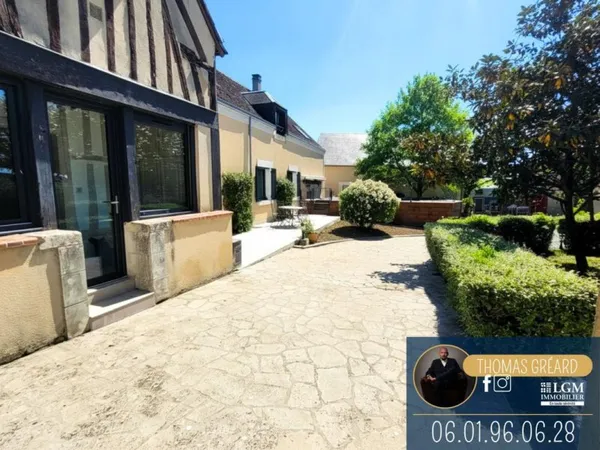 Propriété 217 m² avec piscine, dépendances et plus d'1 hectare de terrain et pré - Châteaudun