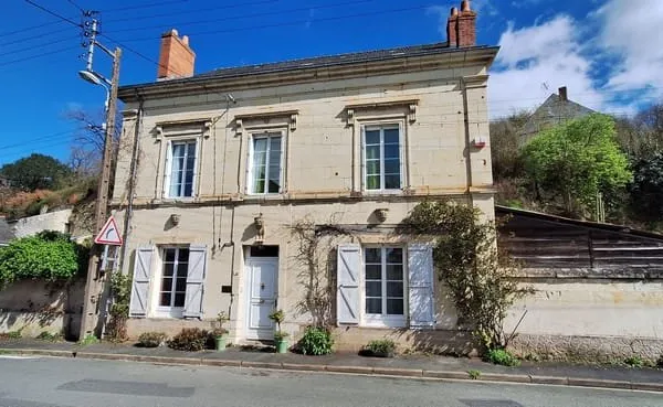 MAISON ANCIENNE SUD SAUMUR