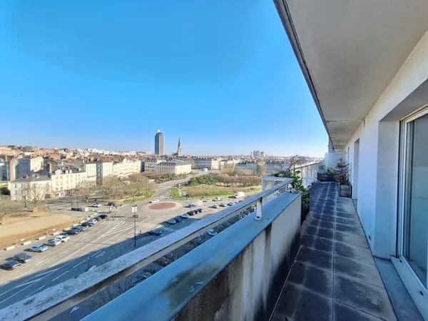 Appartement T4 avec terrasse et double garage à GLORIETTE (N
